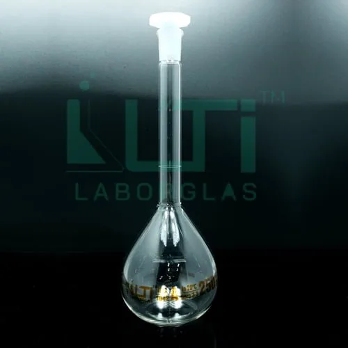 3220-CLEAR GLASS, VOLUMETRIC FLASKS, CLASS-B, WITH PE STOPPER, ISO